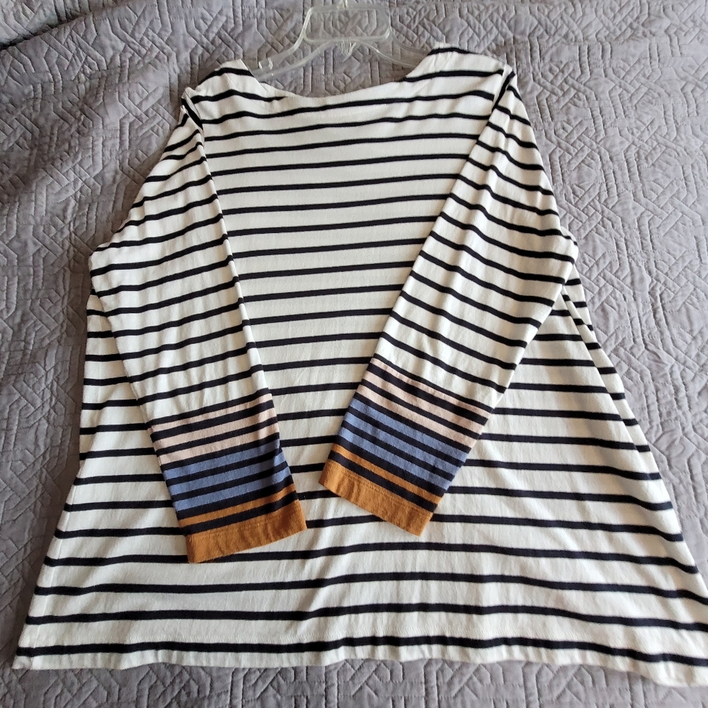 J. Jill long sleeve tunic. EUC worn only once.